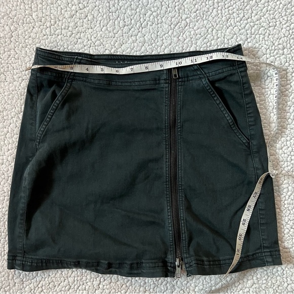 American Eagle Super Stretch Black Skirt - Picture 7 of 8